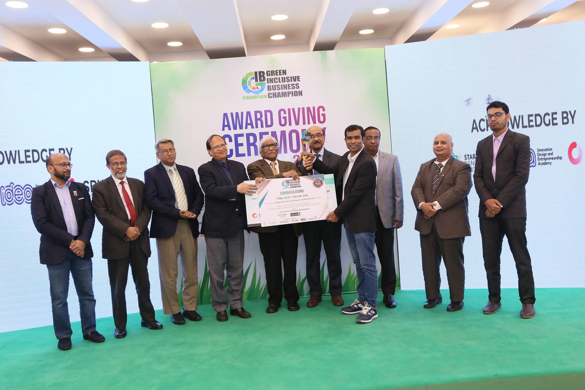 অ্যান্টিবায়োটিকমুক্ত প্রাণিসম্পদ বিপ্লব: ল্যাব থেকে খামার—অর্গাভেটের বাস্তব লড়াইয়ের গল্প)